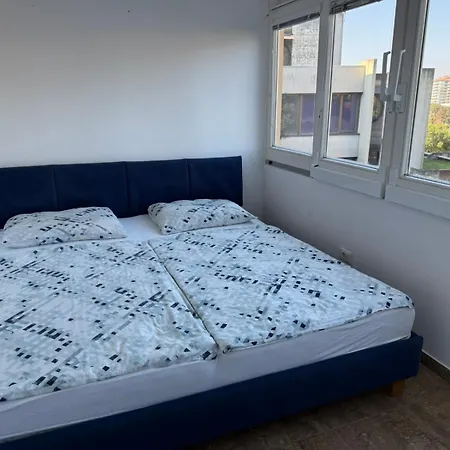 Ana Apartamento *