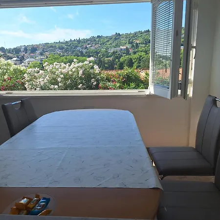 Ana Apartamento